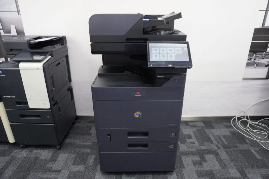 Olivetti D-Color MF2555 (Kyocera Taskalfa 2554ci) A3/A4 Digital-Farblaserdrucker Kopierer Netzwerk 2 Kassetten Dual-Scan! Nur 19.700 Gesamtseiten!