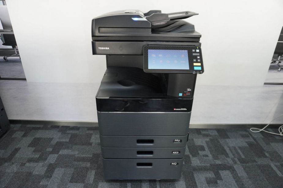Toshiba e-Studio 5008A DIN A3/A4 Kopierer Netzwerk-Laserdrucker Scanner 2 Kassetten Großraummagazin