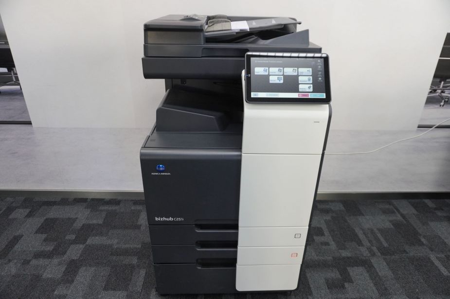 Konica Minolta Bizhub C251i DIN A3/A4 Farbkopierer Netzwerk-Laserdrucker 2 Kassetten