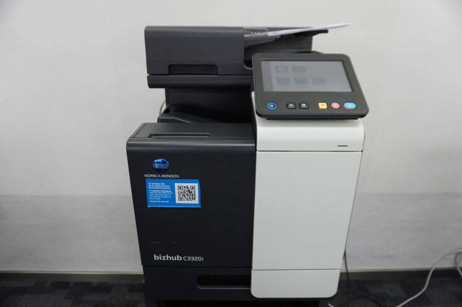 Konica Minolta Bizhub C3320i A4 Farblaserdrucker Kopierer Netzwerkdrucker mit 2 Kassetten und DUAL-Scan! Nur 5.500 Seiten!