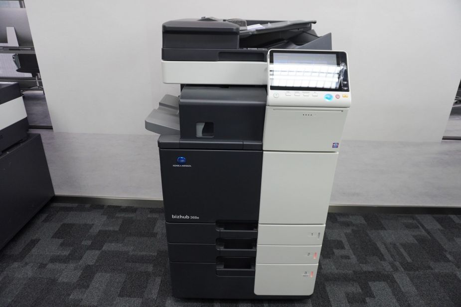 Konica Minolta Bizhub 368e DIN A3/A4 Kopierer Netzwerk-Laserdrucker Dual-Scanner interner Finisher nur 55.000 Seiten!