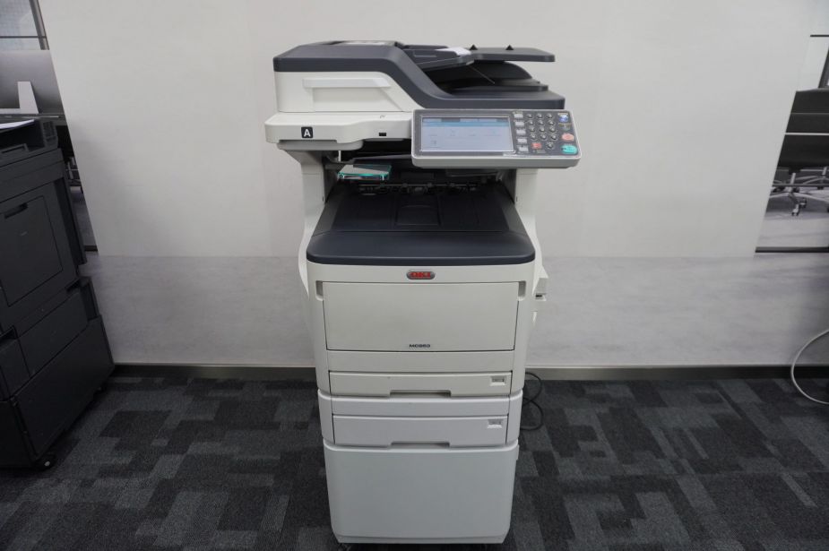 OKI MC853DIN A3/A4 Farbkopierer Netzwerk-Laserdrucker 2 Kassetten Fax! Nur 52.200 Gesamtseiten!