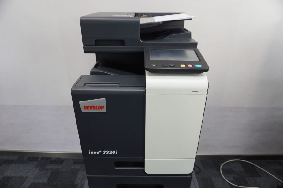 Develop Ineo +3320i (Bizhub C3320i) A4 Farblaserdrucker Kopierer Netzwerkdrucker mit 1 Kassette und DUAL-Scan! Nur 22.600 Seiten!