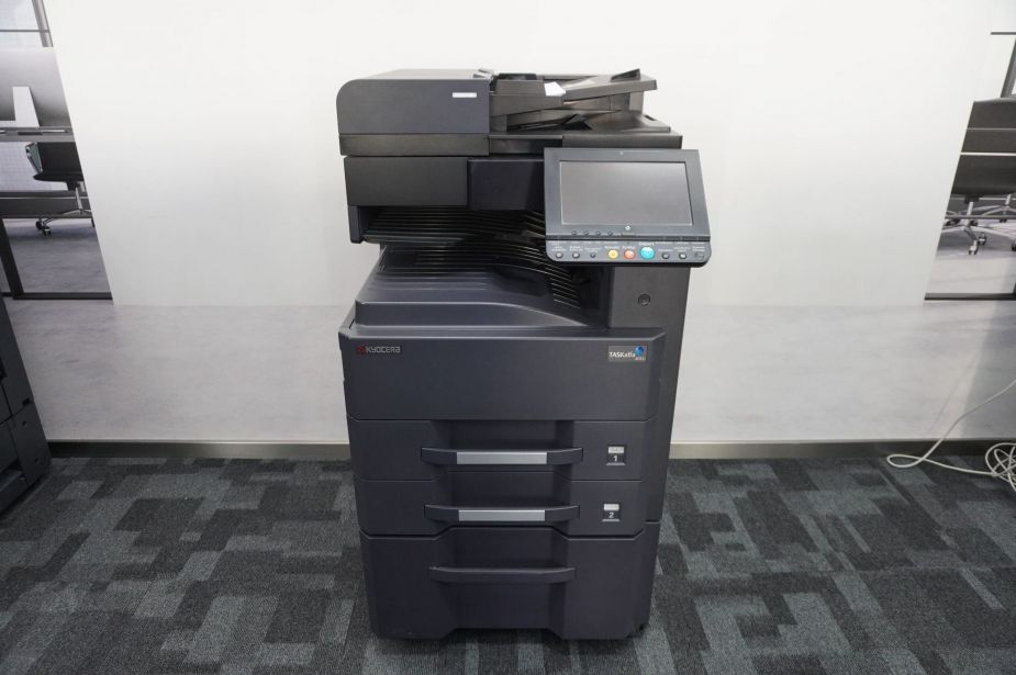 Kyocera Taskalfa 4012i DIN A3/A4 Kopierer Netzwerk-Laserdrucker Scanner 2 Kassetten mit Ersatztoner!